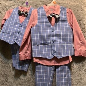 NWT cute Wonder Nation 4 piece children’s Easter outfit!  Size 12m and 4T

01-11